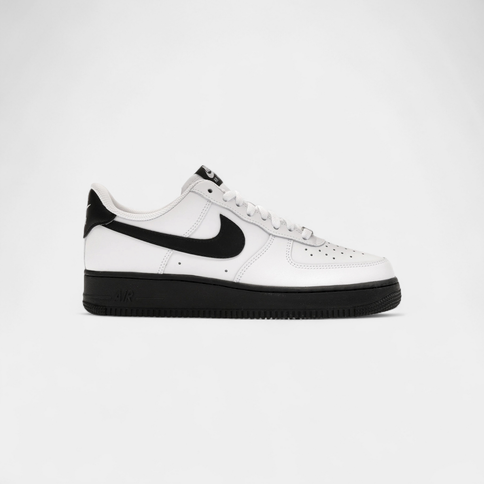 Nike Air Force 1 Low '07 White Black (2026)