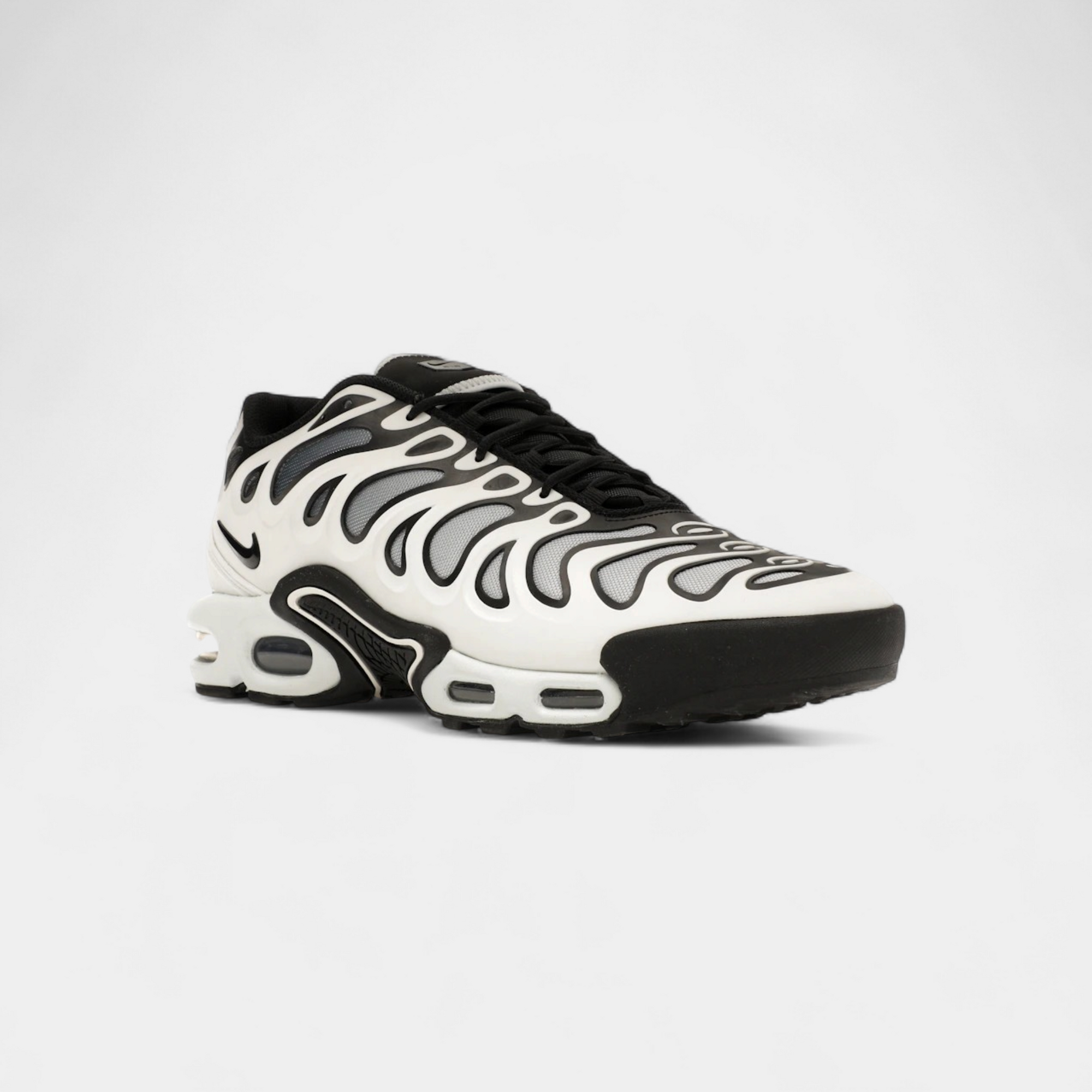 Nike Air Max Plus Drift White Black Metallic Silver