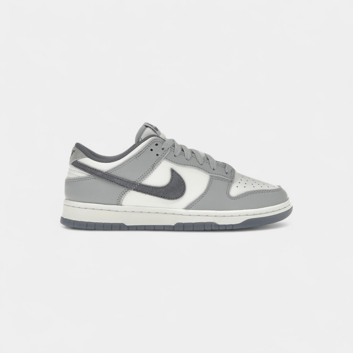 Nike Dunk Low SE Light Carbon
