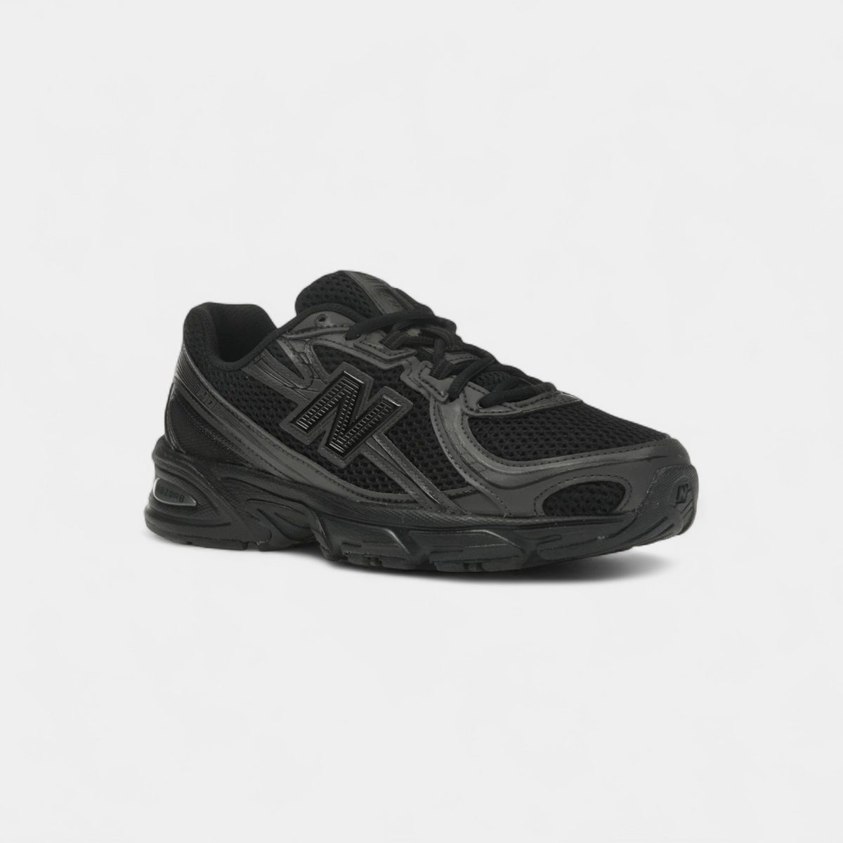New Balance 740 Triple Black