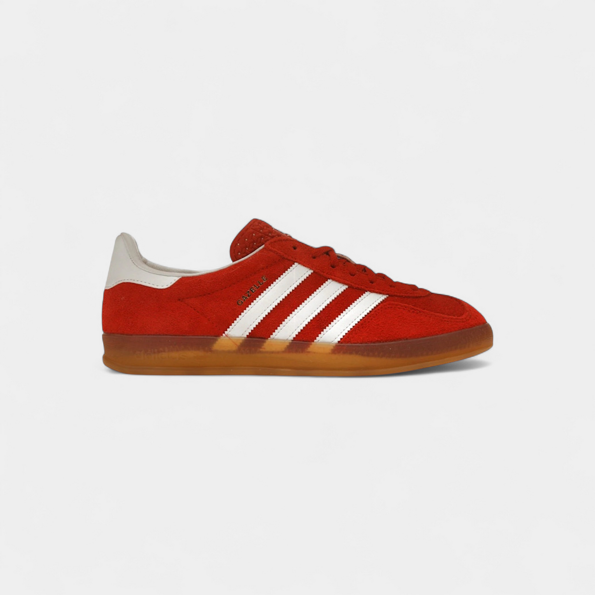 Gazelle Indoor HQ8718 en daim orange vif avec bandes blanches, semelle gomme, profil droit