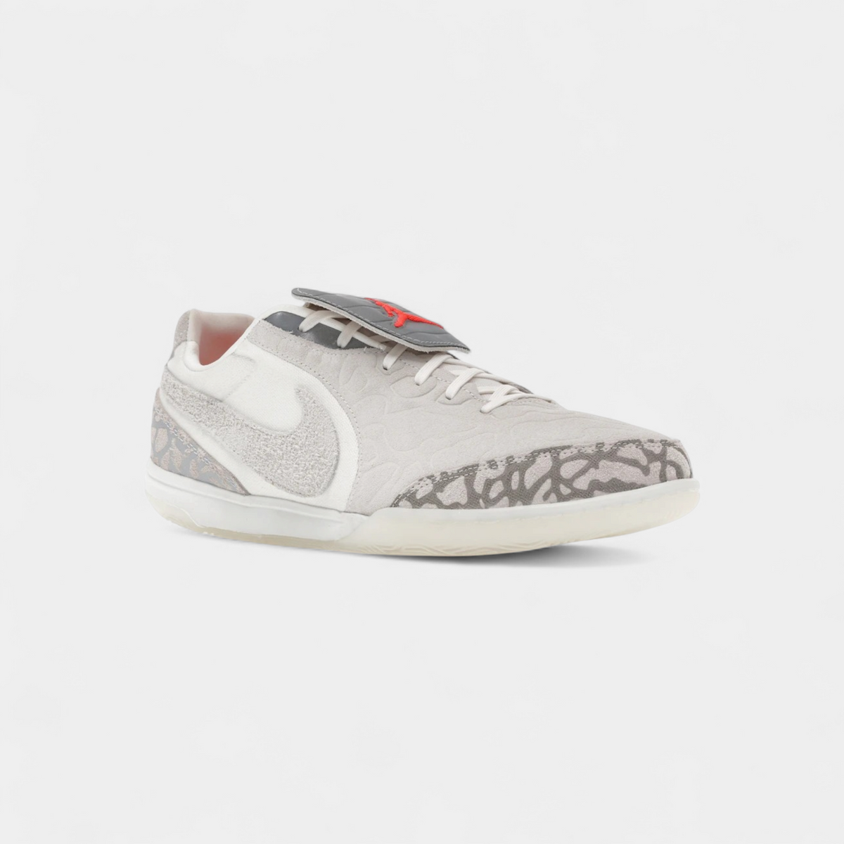 Jordan Tiempo Streetgato SE Phantom Sail
