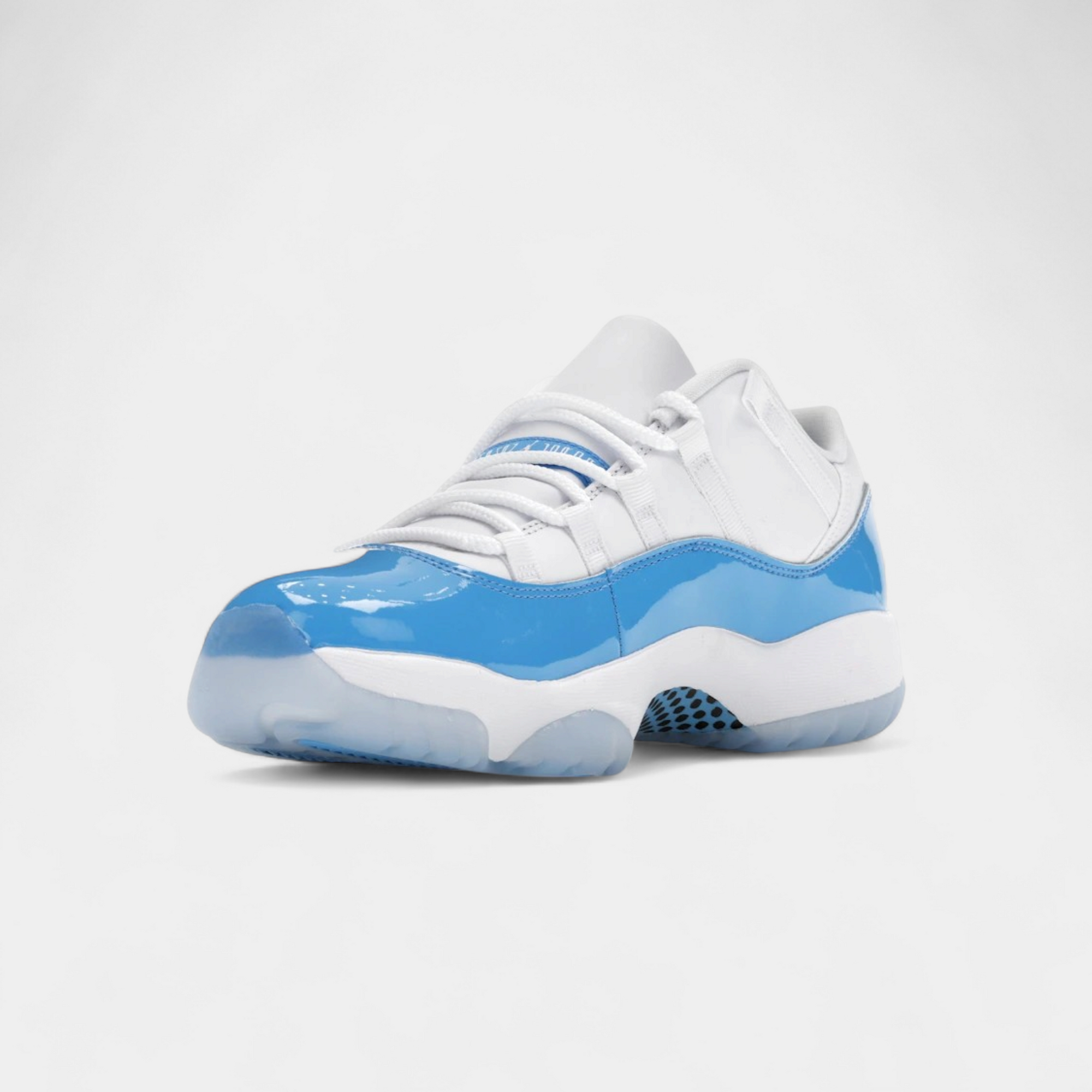 Jordan 11 Retro Low University Blue (2026)