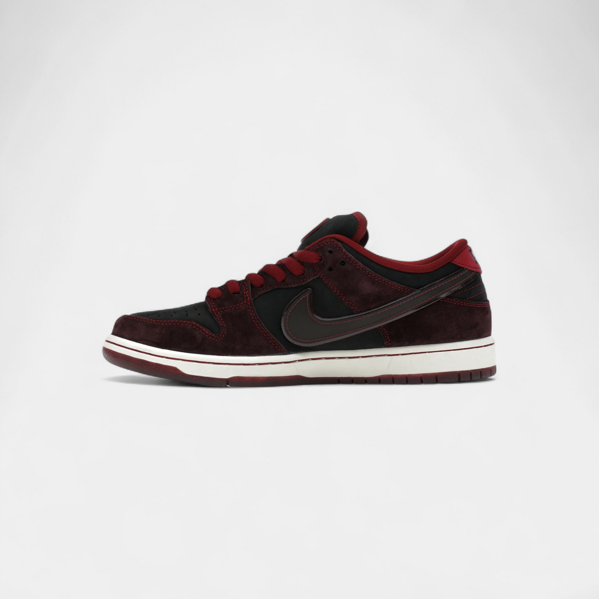 Nike SB Dunk Low Riot Skateshop