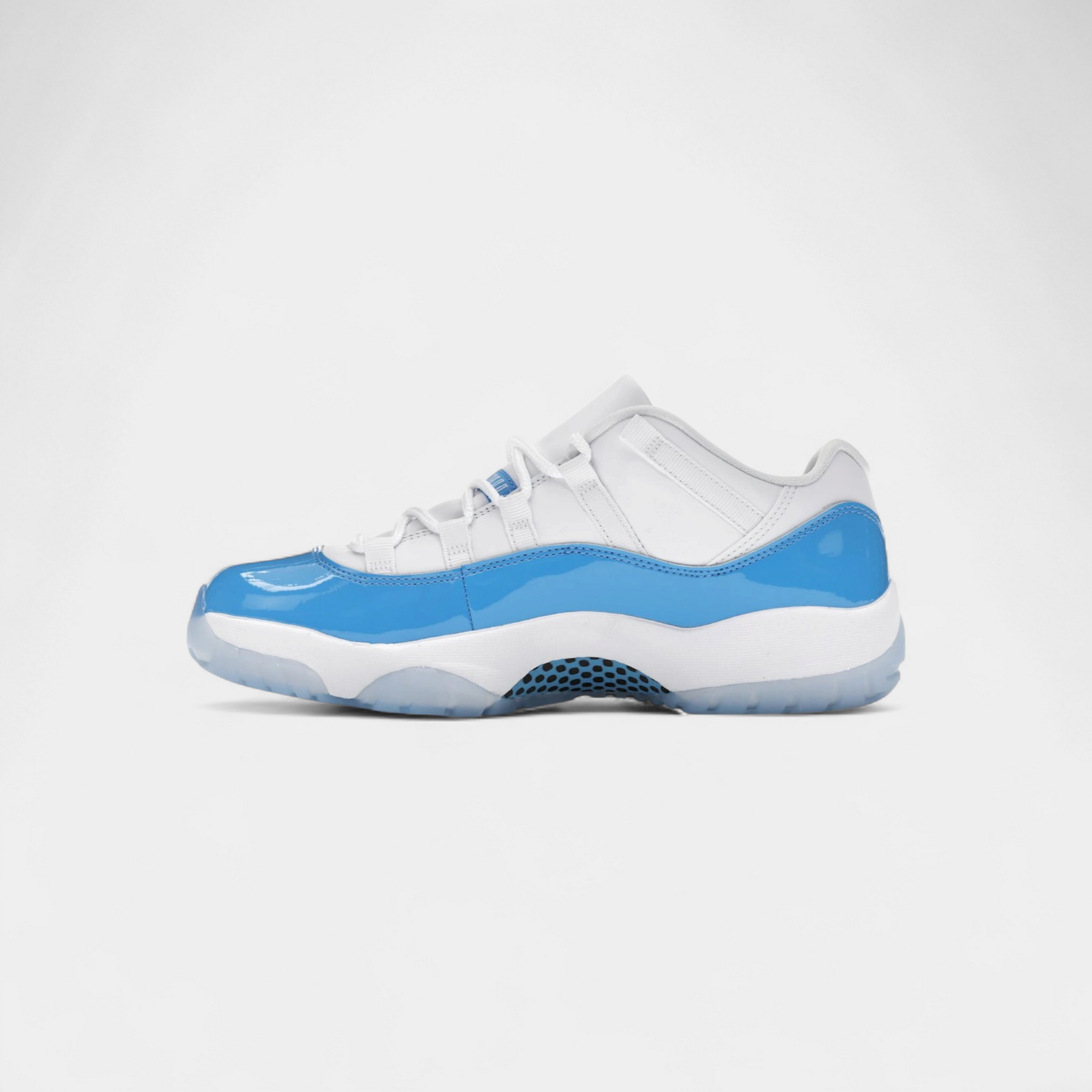 Jordan 11 Retro Low University Blue (2026)