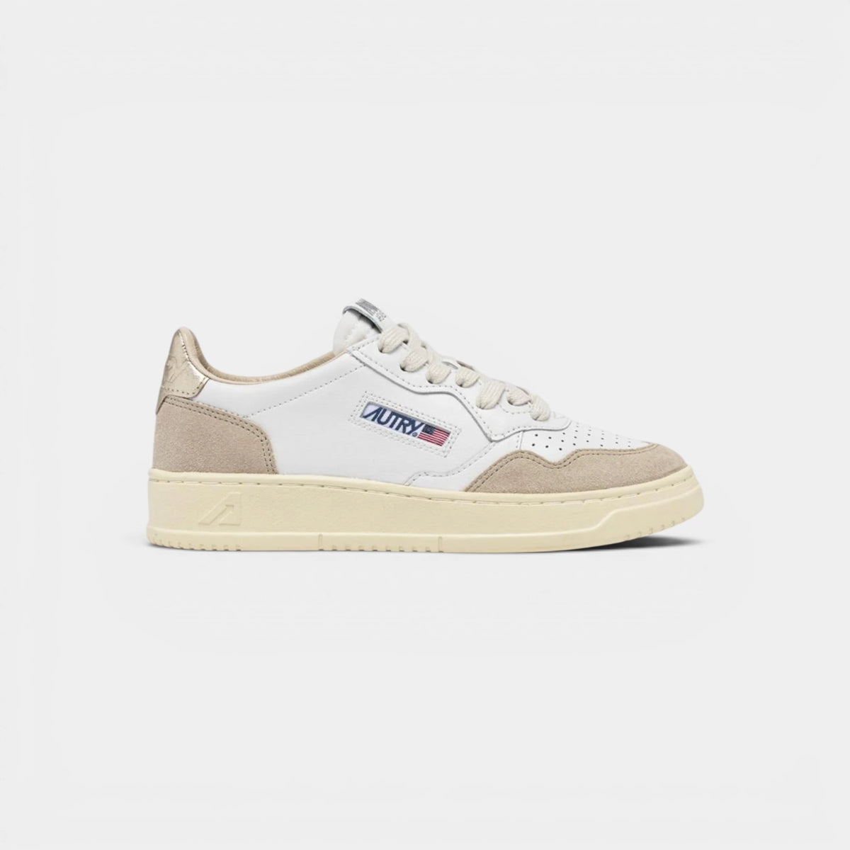 Autry Medalist Low White Gold (Women's)