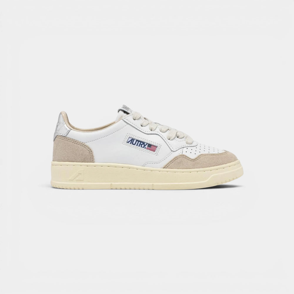 Autry Medalist Low White Silver (Women's)